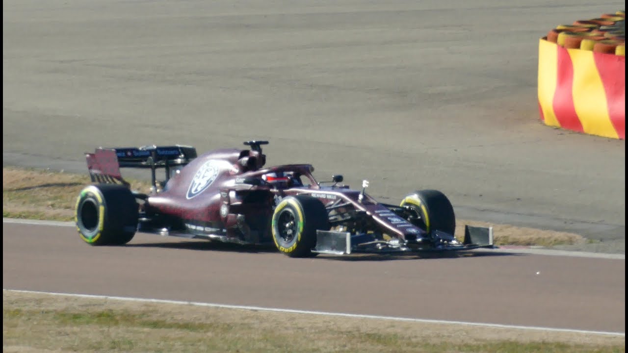 F1: First look at Kimi Raikkonen on track in the 2019 Alfa Romeo
