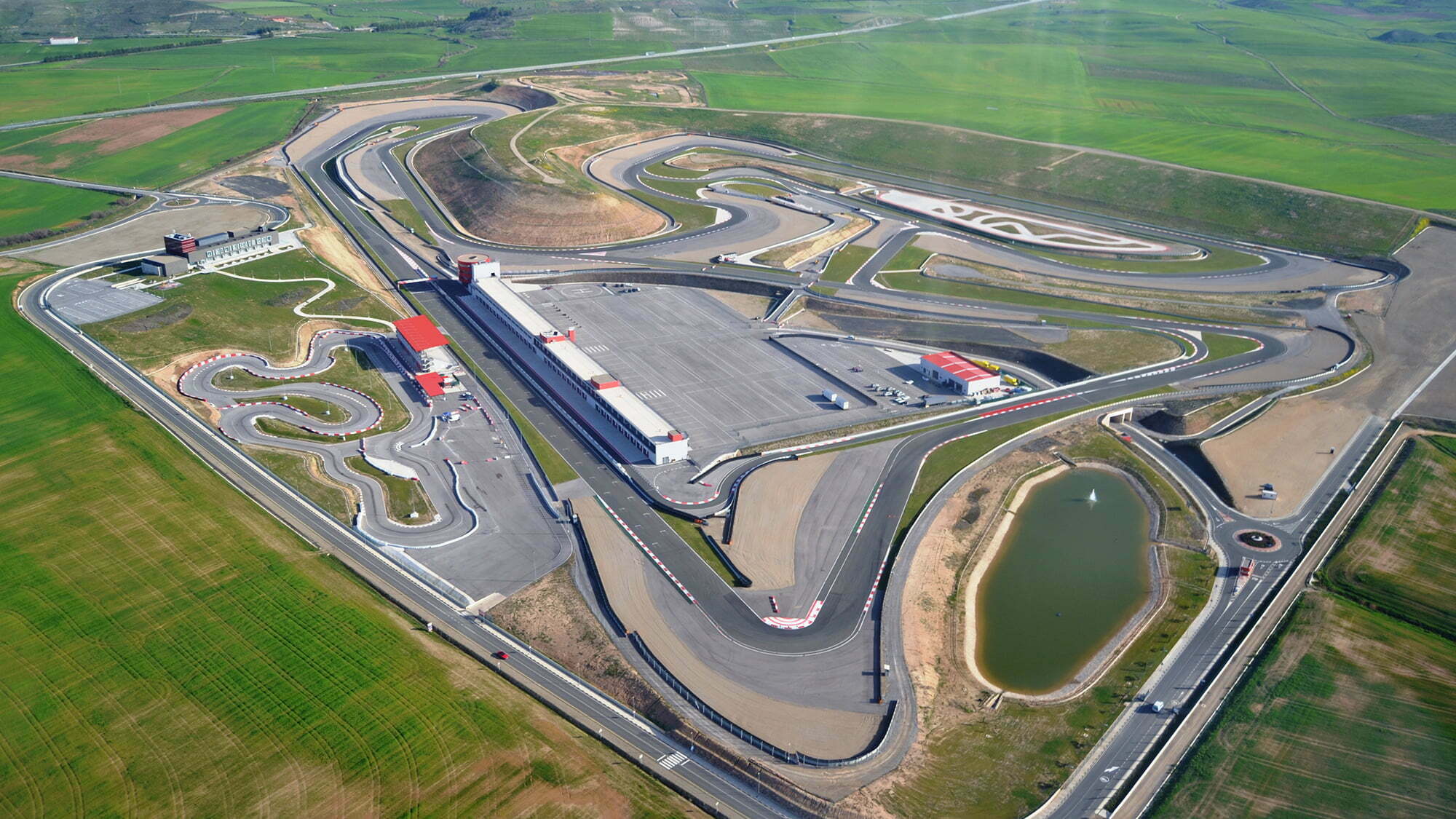 Birds eye view of the Circuit de Navarro