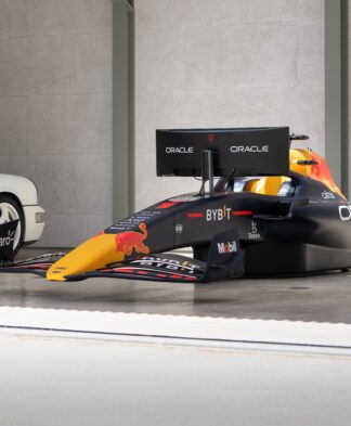 Official 2022 Oracle Red Bull Racing RB18 F1 Team Simulator - Championship Edition