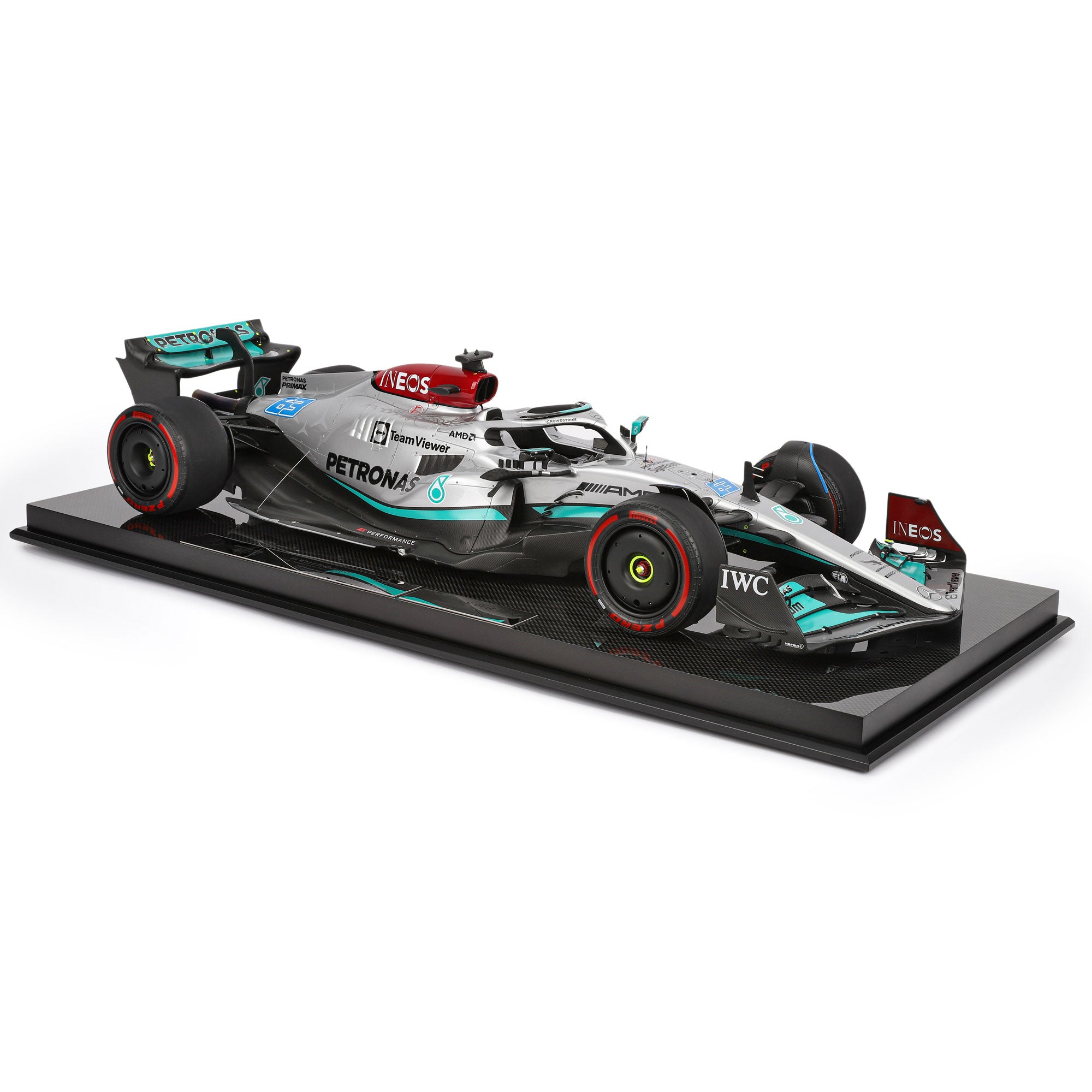 George Russell 2022 Mercedes-AMG Petronas F1 Team W13 E Performance 1:8 Scale Model - Sāo Paulo GP - Image 2